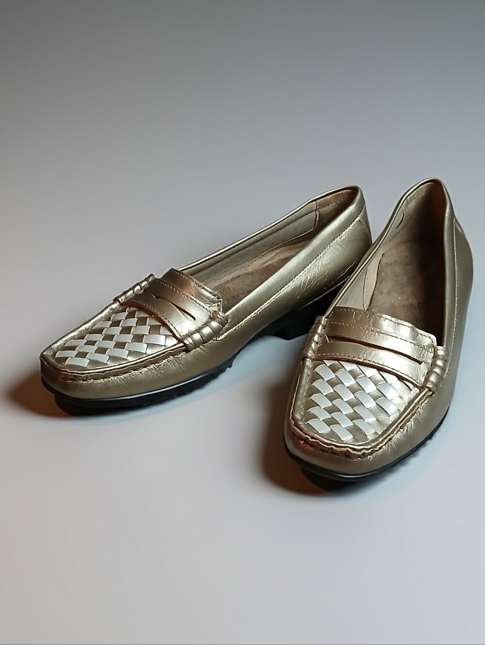 Walking Cradles Gold Woven Leather Penny Loafers Size 4M